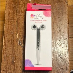 Plum Beauty Contouring Facial Roller NEW IN BOX